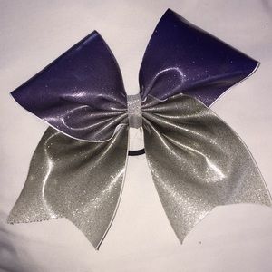 Cheer bow